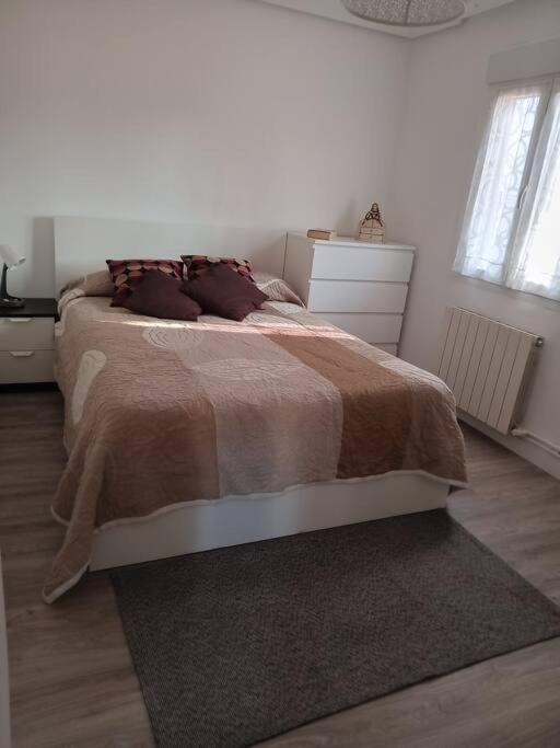 Апартаменты Preciosa Casa Bi-Familiar Al Lado De Donosti. Ирун Экстерьер фото