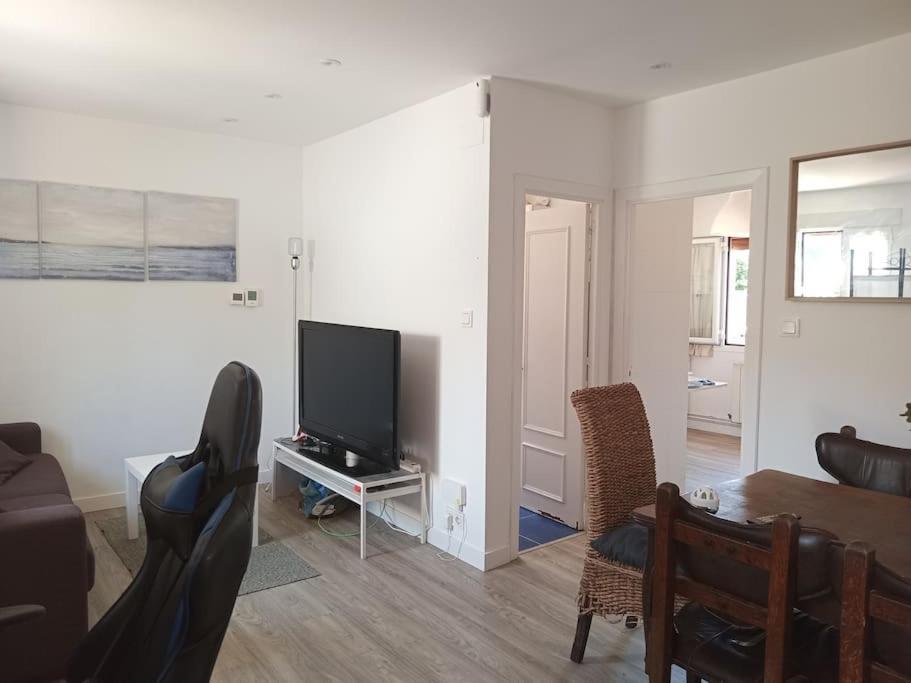 Апартаменты Preciosa Casa Bi-Familiar Al Lado De Donosti. Ирун Экстерьер фото